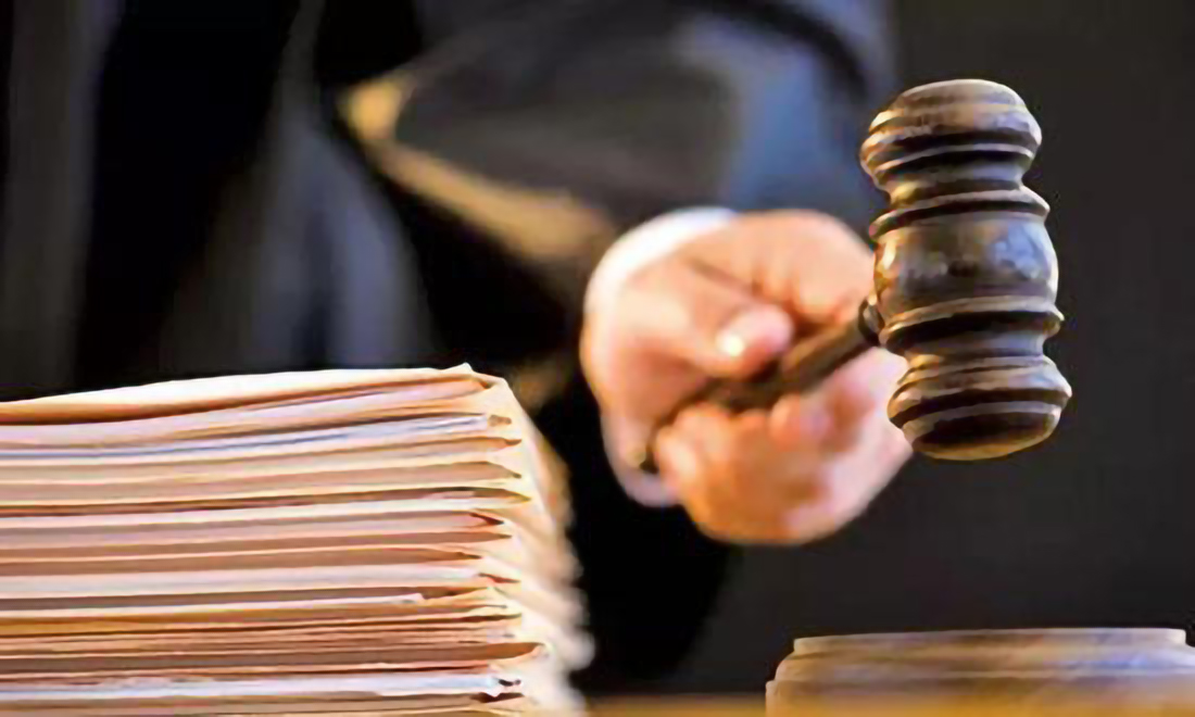 试用期满公司一直拖着不转正，可以单方离职要求赔偿吗？