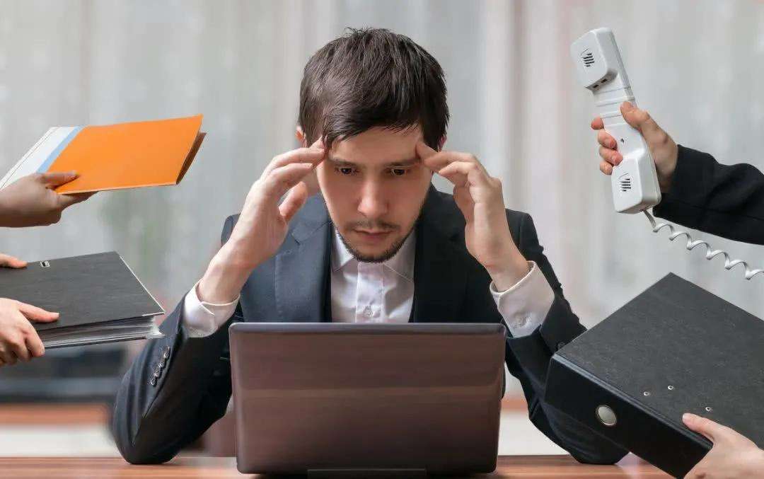 员工下班在外兼职影响本职工作，怎样合法解雇？