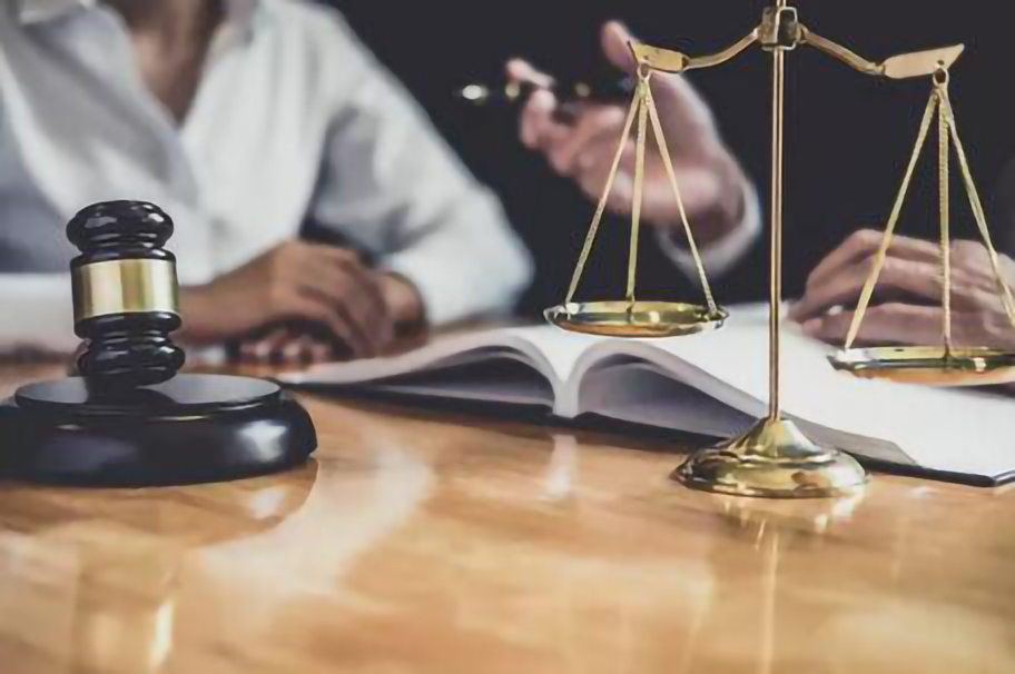 公司长期不按时发工资，员工能被迫离职主张经济补偿吗?